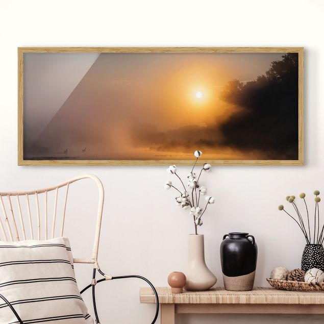 Moderne Bilder mit Rahmen Sonnenaufgang am See mit Rehen im Nebel