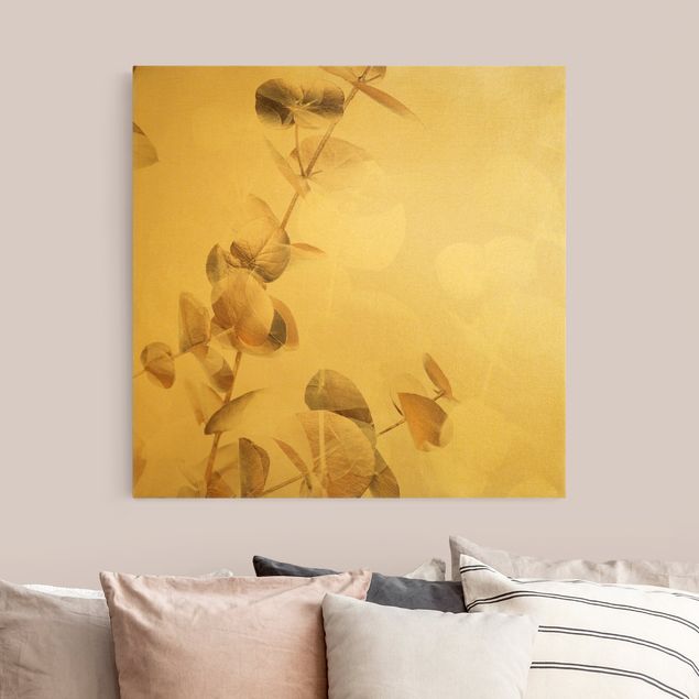 Leinwandbild Gold - Goldene Eukalyptuszweige mit Weiß I - Quadrat 1:1