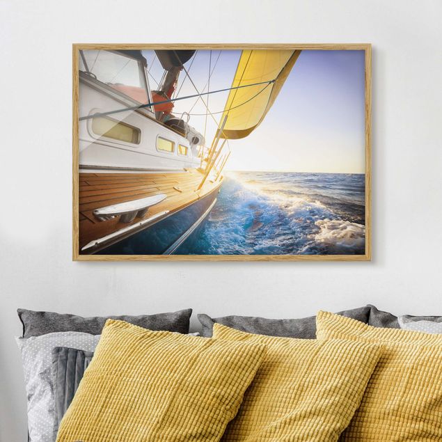 Moderne Bilder mit Rahmen Segelboot auf blauem Meer bei Sonnenschein