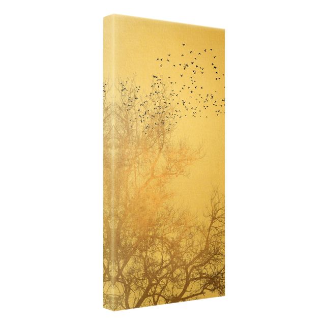 Kubistika Prints Vogelschwarm vor goldenem Baum