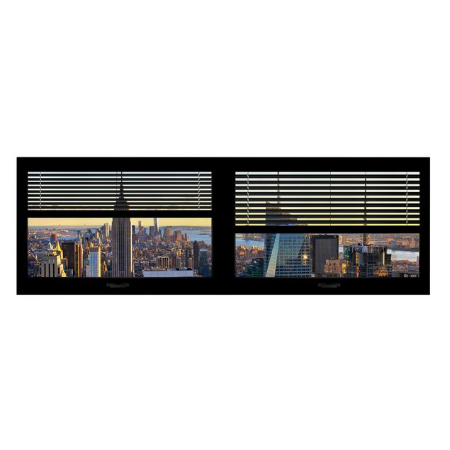 Leinwandbild - Fensterblick Jalousie - Manhattan Abendstimmung - Panorama Quer