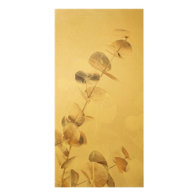Leinwandbild Gold - Goldene Eukalyptuszweige mit Weiß I - Hochformat 1:2