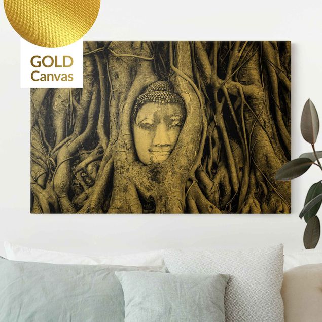 Leinwandbild Gold - Buddha in Ayuttaya von Baumwurzeln gesäumt in Schwarzweiß - Querformat 2:3