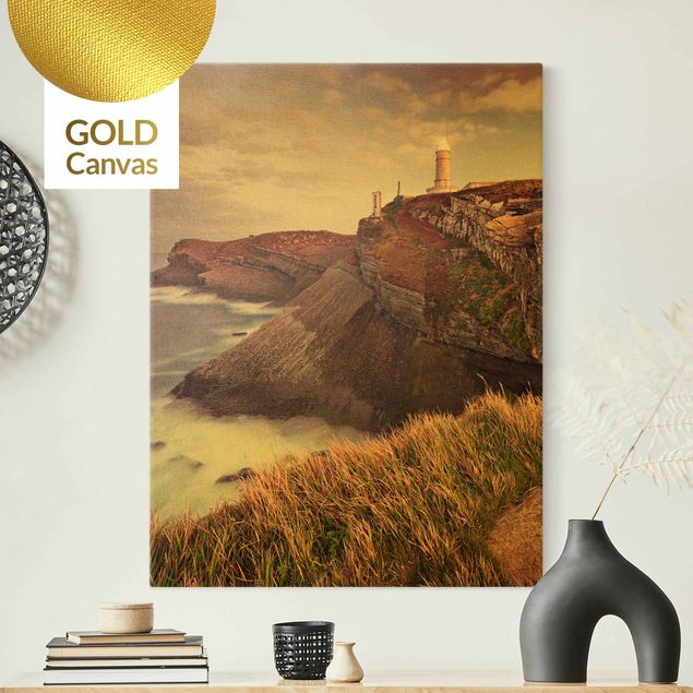 Leinwandbild Gold - Steilküste und Leuchtturm - Hochformat 3:4