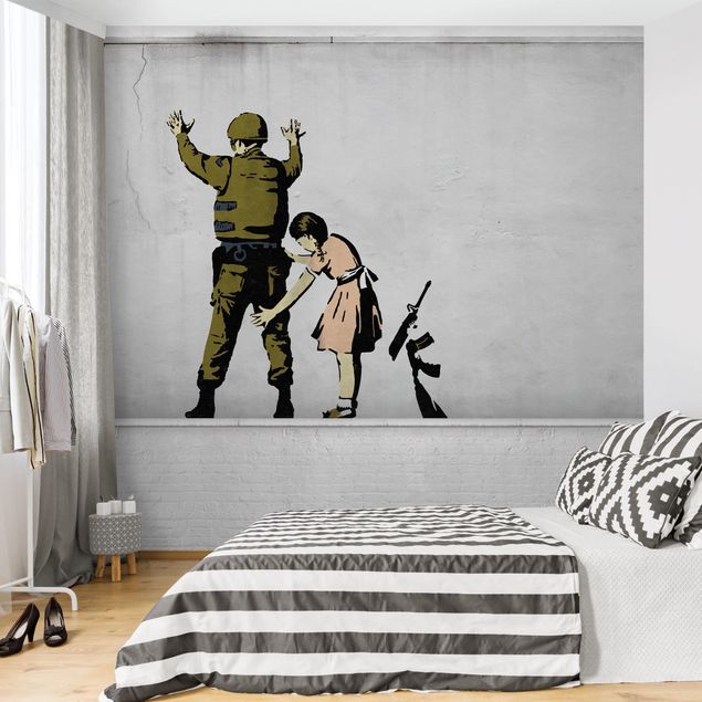 Design Tapeten Soldat und Mädchen - Brandalised ft. Graffiti by Banksy