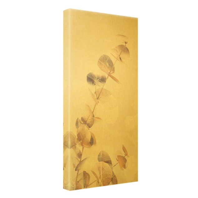 Leinwandbild Gold - Goldene Eukalyptuszweige mit Weiß I - Hochformat 1:2
