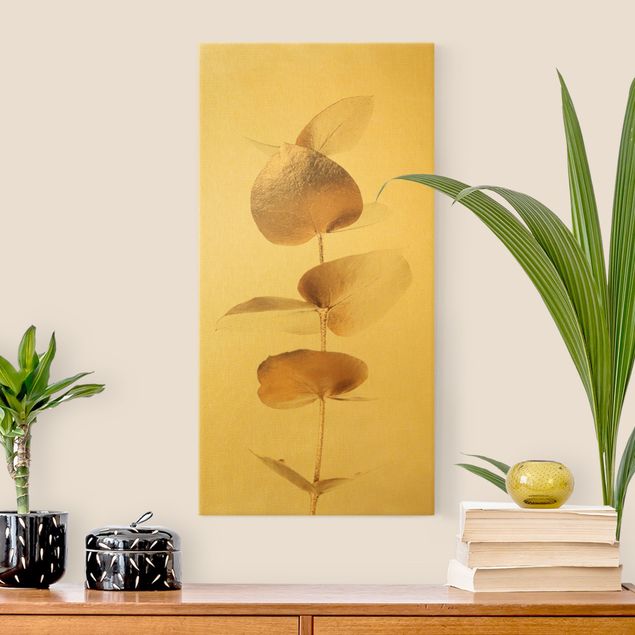 Leinwandbild Gold - Goldener Eukalyptuszweig - Hochformat 1:2