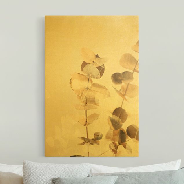 Leinwandbild Gold - Goldene Eukalyptuszweige mit Weiß II - Hochformat 2:3