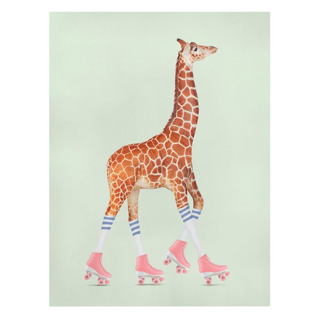 Leinwandbild - Jonas Loose - Giraffe mit Rollschuhen - Hochformat 4:3