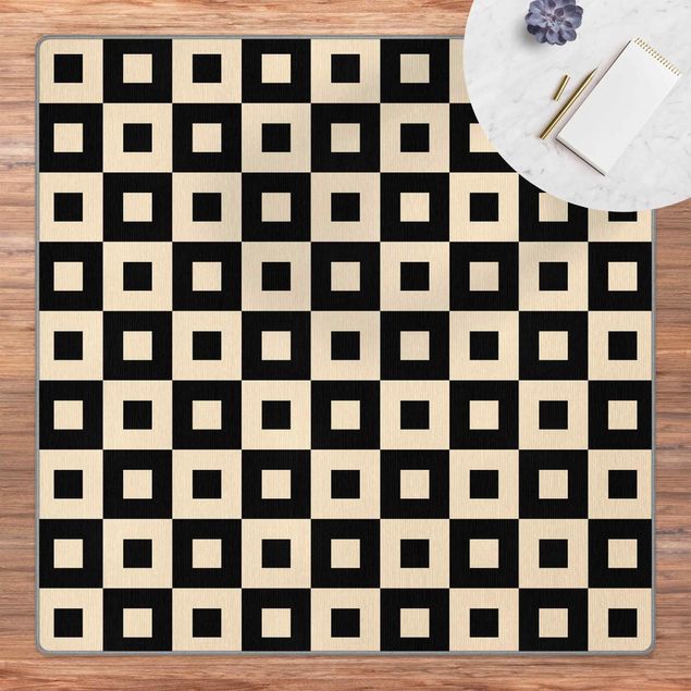 grosser Teppich Geometrisches Muster aus Schwarz Beigen Quadraten