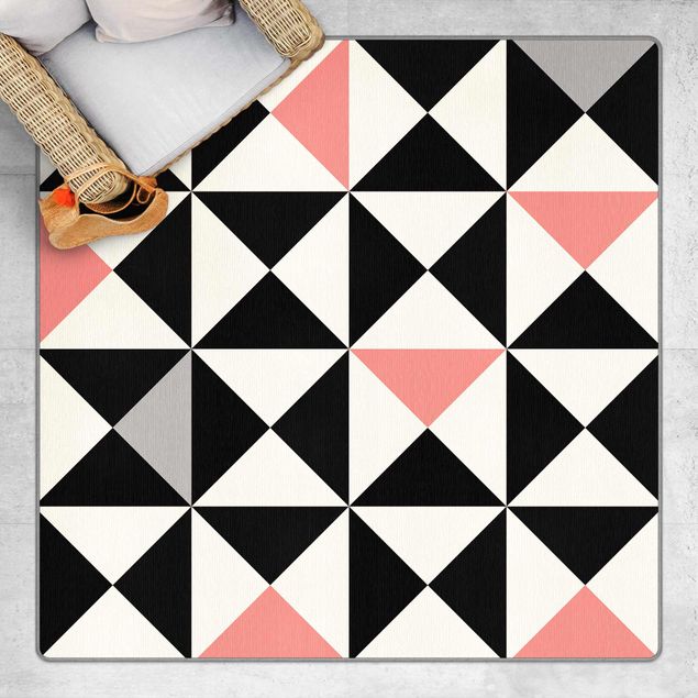 Teppich rosa Geometrisches Muster große Dreiecke Farbakzent Altrosa