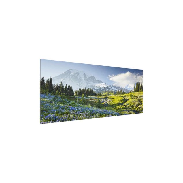 Glasbild - Bergwiese mit Blumen vor Mt. Rainier - Panorama Quer