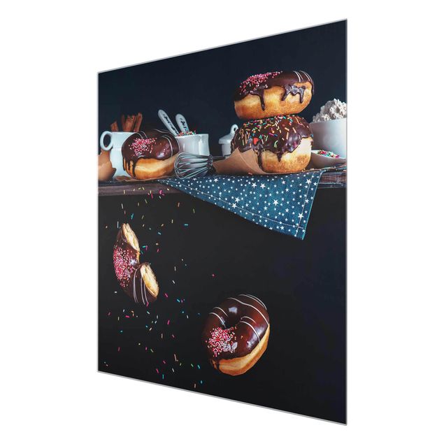 Glasbild - Donuts vom Küchenregal - Quadrat 1:1