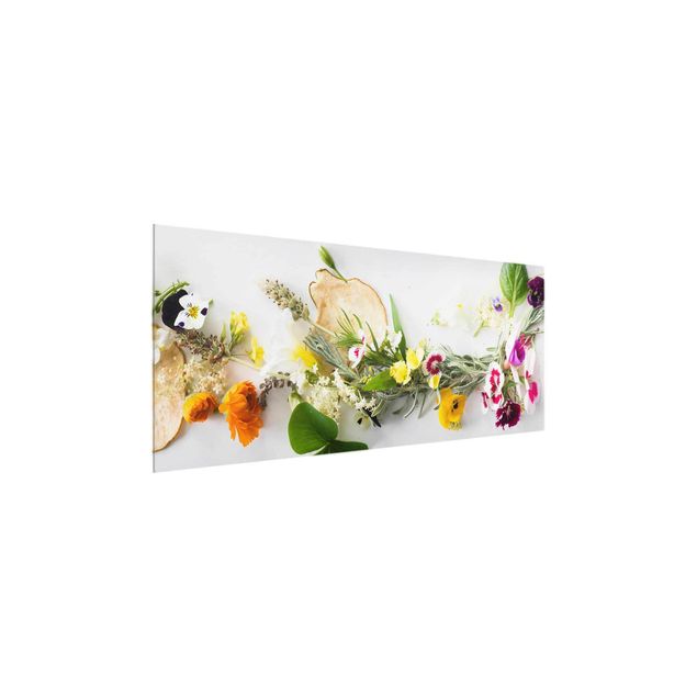Glasbild - Frische Kräuter mit Essblüten - Panorama Quer