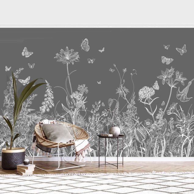 Landhaus Tapete Große Blumen mit Schmetterlingen in Grau
