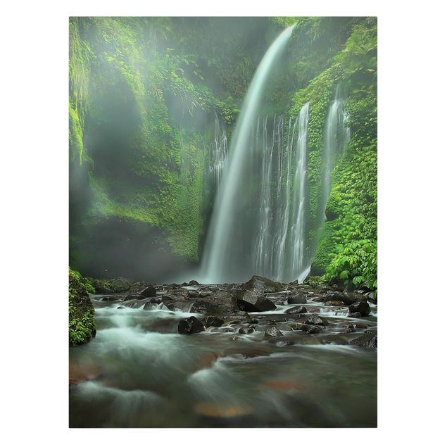 Leinwandbild - Tropischer Wasserfall - Hoch 3:4