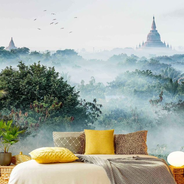 Design Tapeten Morgennebel über dem Dschungel von Bagan