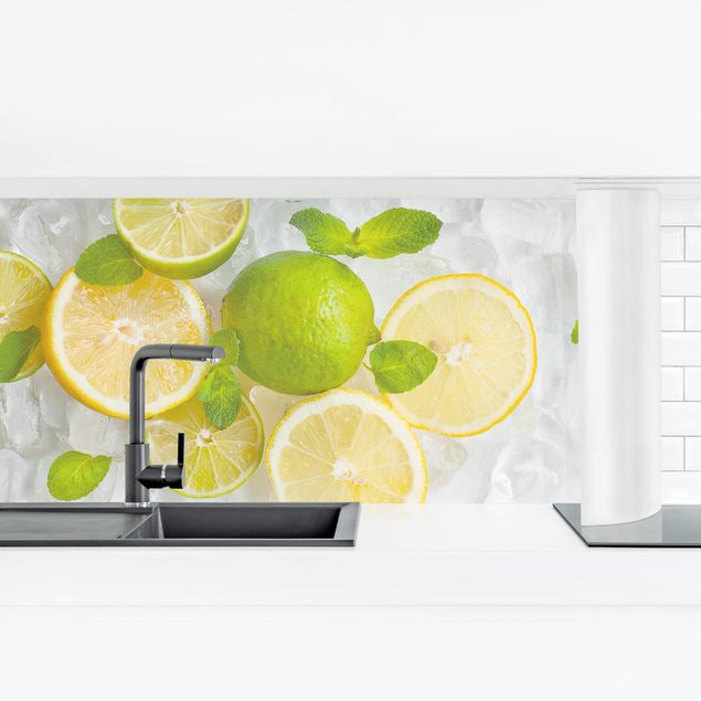Küchenrückwand selbstklebend Zitrusfrüchte auf Eiswürfel
