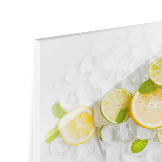 Spritzschutz Glas - Zitrusfrüchte auf Eiswürfel - Querformat - 3:2