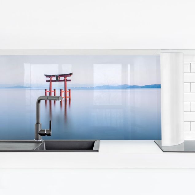 Küchenrückwand selbstklebend Torii im Wasser