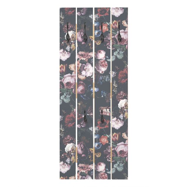 Wandgarderobe Holzpalette - Altmeisterliche Blüten mit Tulpen und Rosen auf Dunkelgrau