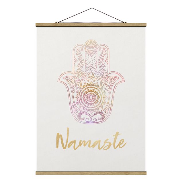 Stoffbild mit Posterleisten - Hamsa Hand Illustration Namaste gold rosa - Hochformat 3:4