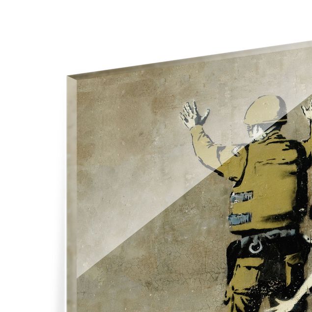 Glasbild - Soldat und Mädchen - Brandalised ft. Graffiti by Banksy - Querformat