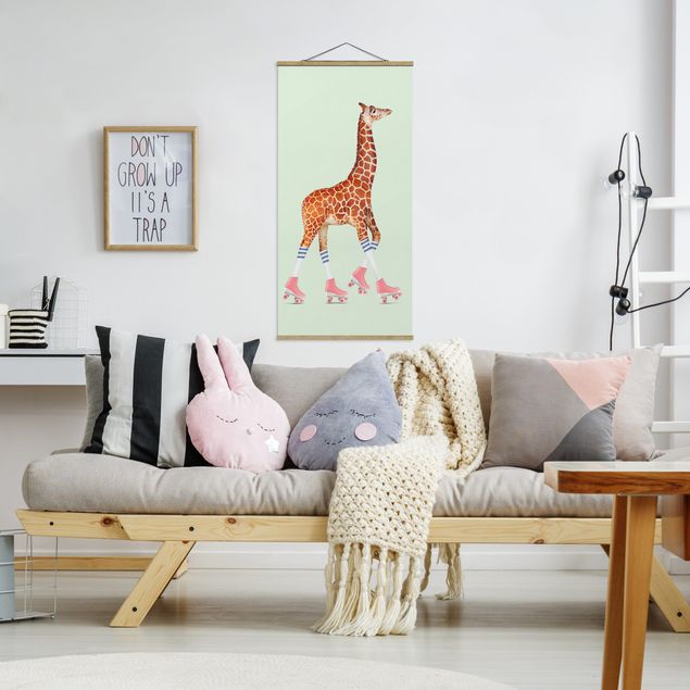 Stoffbilder mit Posterleisten Giraffe mit Rollschuhen