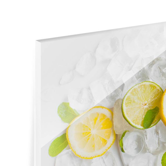 Spritzschutz Glas - Zitrusfrüchte auf Eiswürfel - Querformat - 2:1