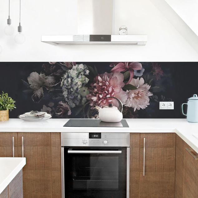 Küchenrückwand selbstklebend Blumen mit Nebel auf Schwarz