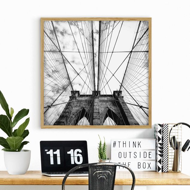schwarz-weiß Bilder mit Rahmen Brooklyn Bridge in Perspektive