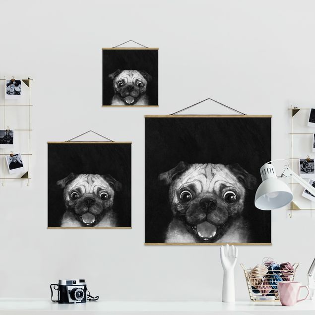 Stoffbild mit Posterleisten - Laura Graves - Illustration Hund Mops Malerei auf Schwarz Weiß - Quadrat 1:1