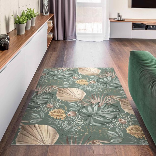 Moderner Teppich Große Blätter mit Rosen vor Grün