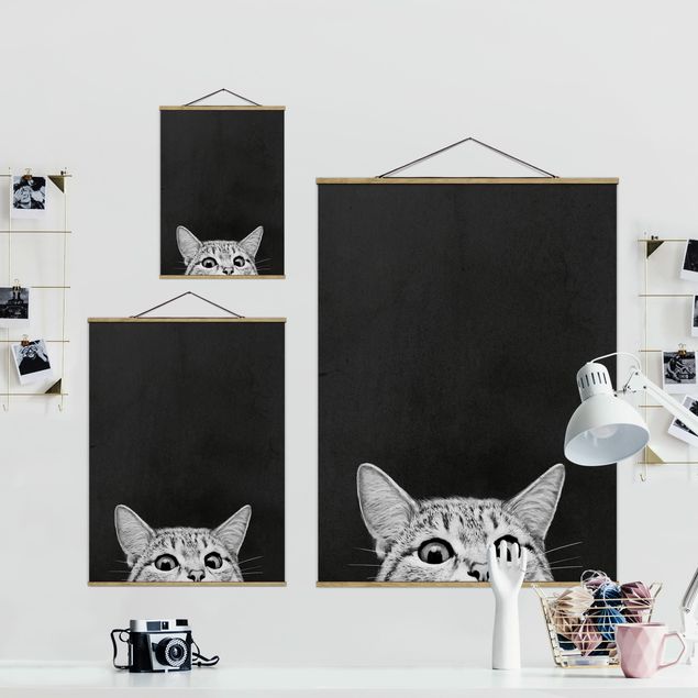 Stoffbild mit Posterleisten - Laura Graves - Illustration Katze Schwarz Weiß Zeichnung - Hochformat 3:4