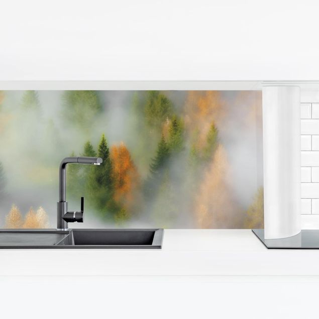 Küchenrückwand selbstklebend Nebelwald im Herbst