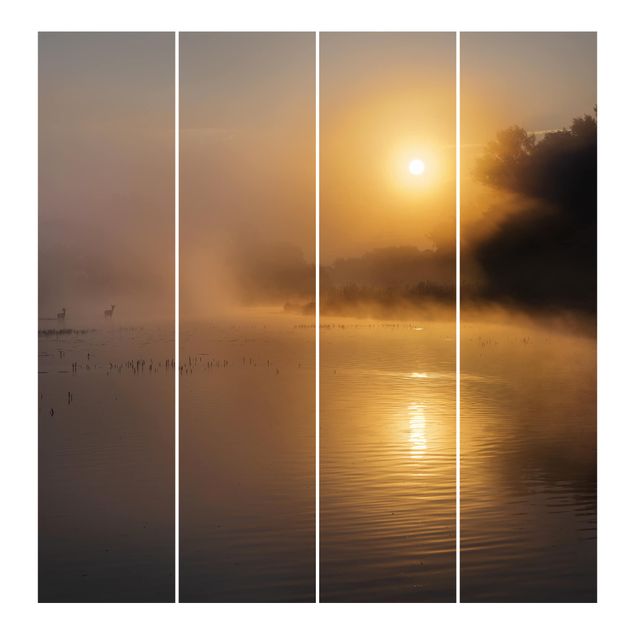Flächenvorhang Sonnenaufgang am See mit Rehen im Nebel