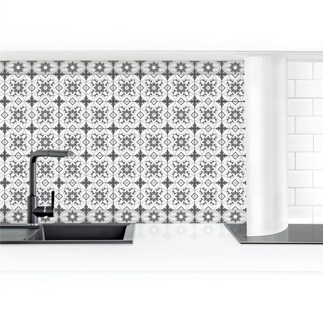 Küchenrückwand selbstklebend Geometrischer Fliesenmix Blume Grau