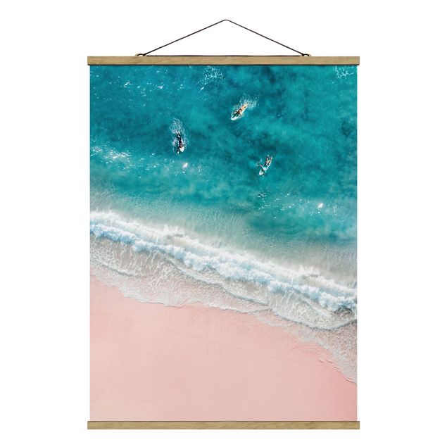Stoffbild mit Posterleisten - Drei Surfer paddeln zum Ufer - Hochformat 3:4