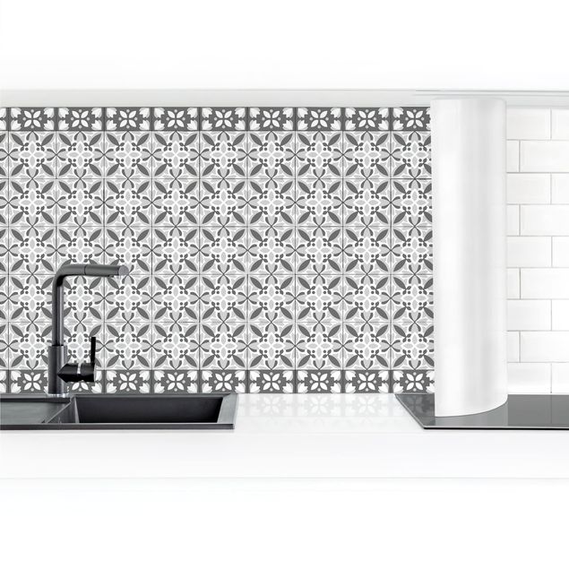 Küchenrückwand selbstklebend Geometrischer Fliesenmix Blüte Grau