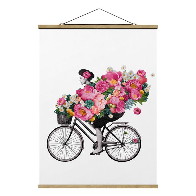 Stoffbild mit Posterleisten - Laura Graves - Illustration Frau auf Fahrrad Collage bunte Blumen - Hochformat 3:4