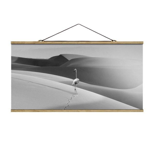 Stoffbild mit Posterleisten - Flamingo in der Wüste - Querformat