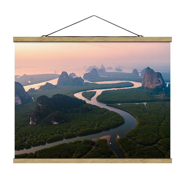 Stoffbild mit Posterleisten - Flusslandschaft in Thailand - Querformat