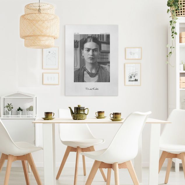 schöne Bilder Frida Kahlo Foto Portrait im Haus