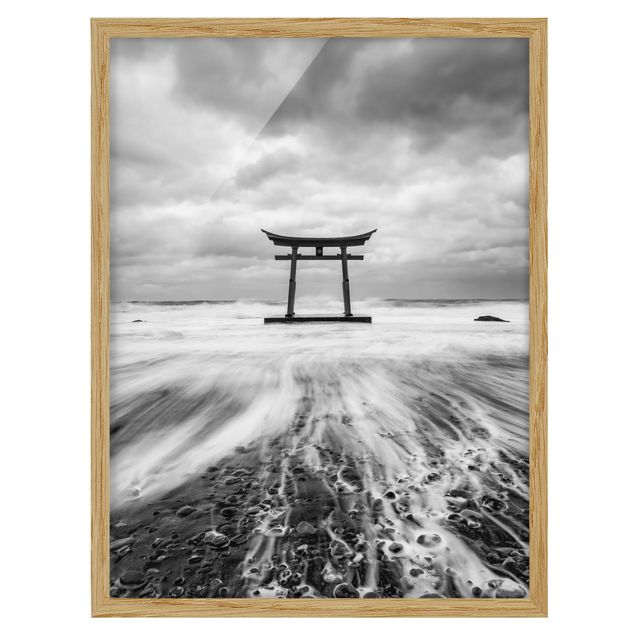 schöne Bilder Japanisches Torii im Meer