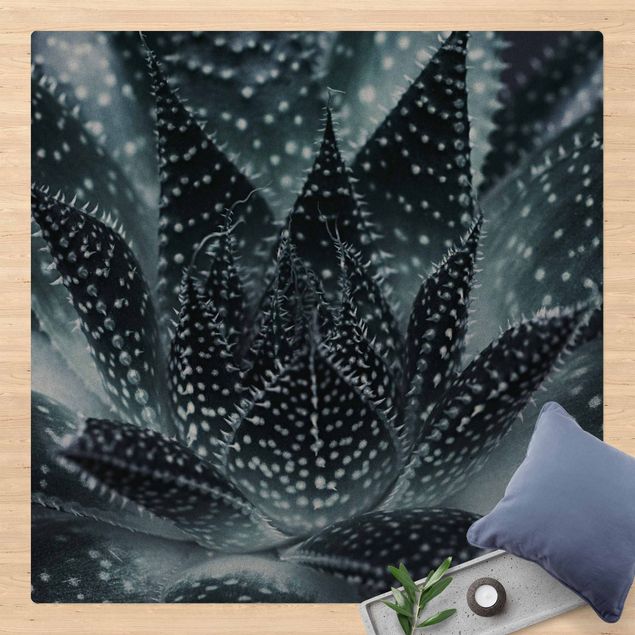 Moderner Teppich Kaktus mit Sternpunkten bei Nacht