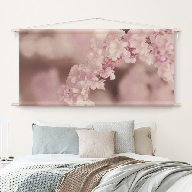 Moderne Wandteppiche Kirschblüte im Violetten Licht