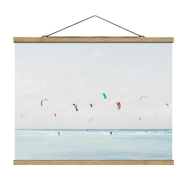 Stoffbild mit Posterleisten - Kitesurfer auf dem Meer - Querformat 4:3