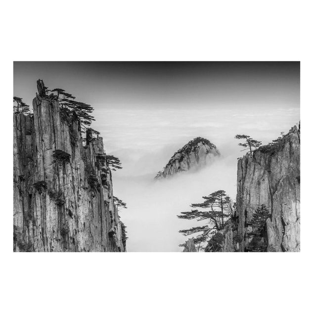 schöne Bilder Felsen im Nebel schwarz-weiß