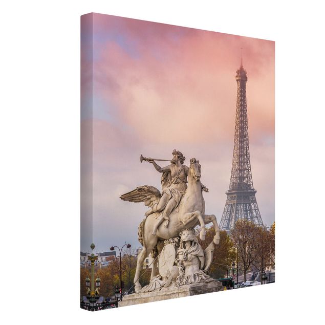 schöne Bilder Reiterstatue vor Eiffelturm