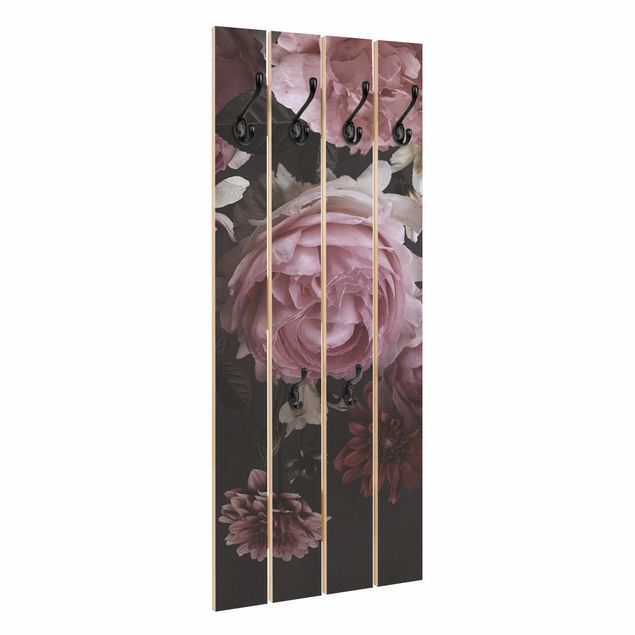 Wandgarderobe Holzpalette - Rosa Blumen auf Schwarz Vintage
